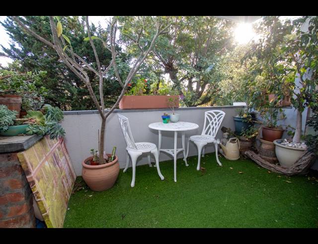 1 BEDROOM APARTMENT TO LET IN THREE ANCHOR BAY